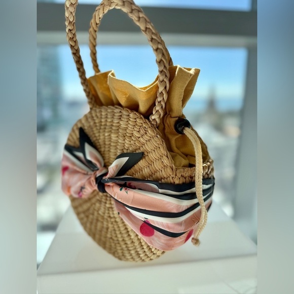 Custom hand made BxBRITT woven tote bag! - Picture 2 of 9